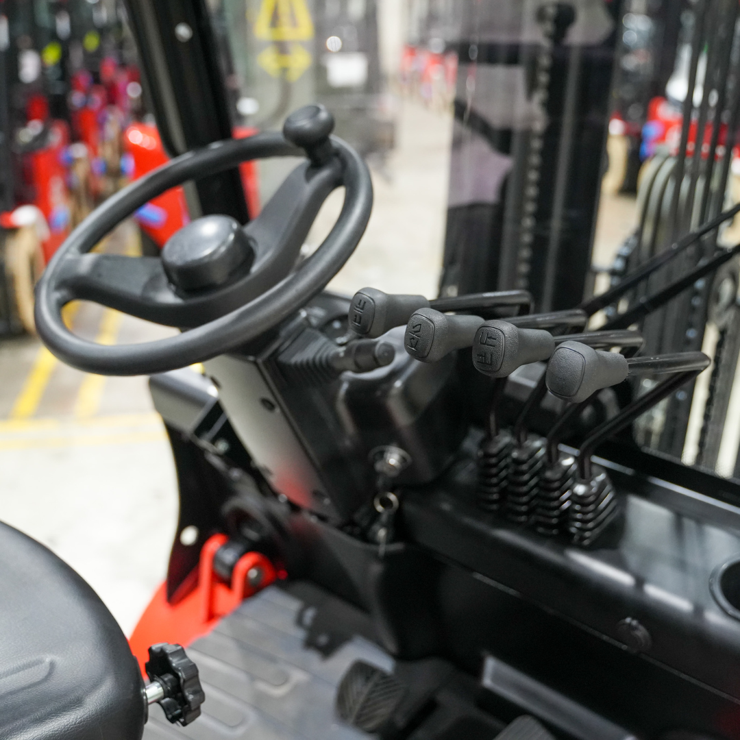 Chariot élévateur électrique 4 roues EFL252X3 - Image 7