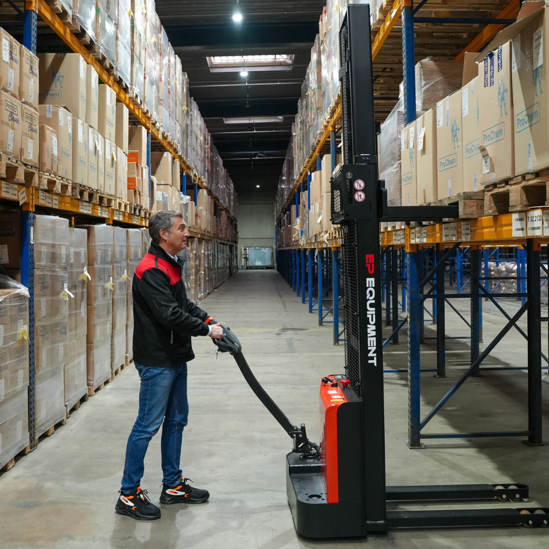 Gerbeur électrique compact 1,2 tonne EST122 - Image 6