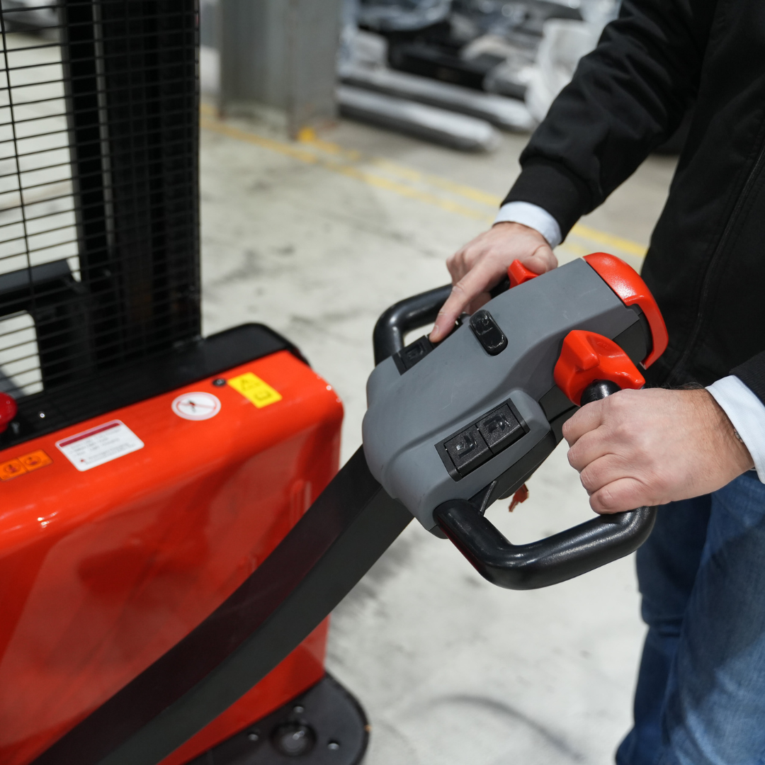 Gerbeur électrique compact 1,2 tonne EST122 - Image 7