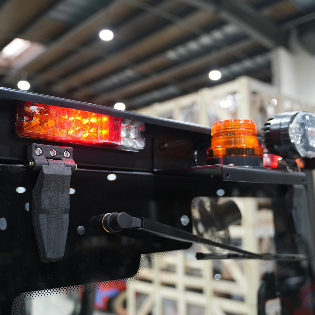 Chariot élévateur électrique compact à 4 roues 1800 kg EFL181 - Image 3