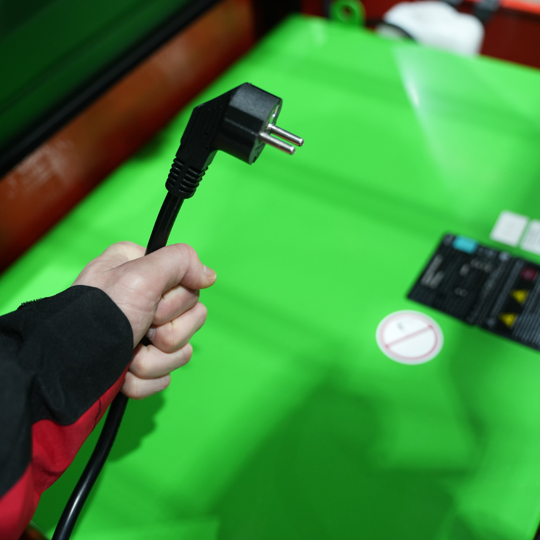 Chariot élévateur électrique compact à 4 roues 1800 kg EFL181 - Image 11