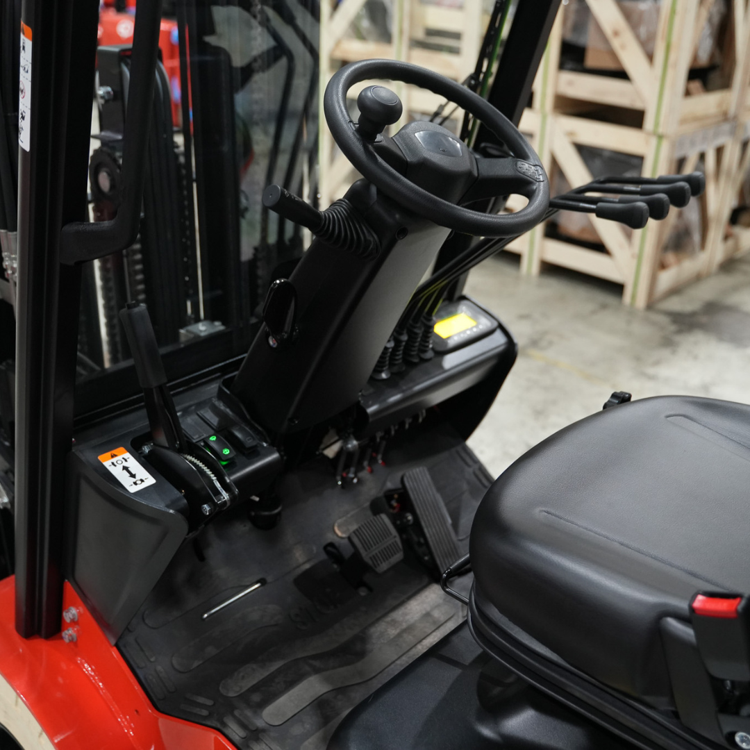 Chariot élévateur électrique compact à 4 roues 1800 kg EFL181 - Image 4