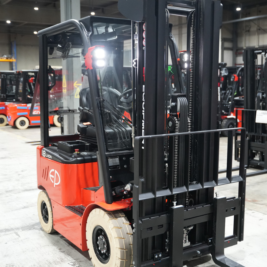 Chariot élévateur électrique compact à 4 roues 1800 kg EFL181 - Image 6