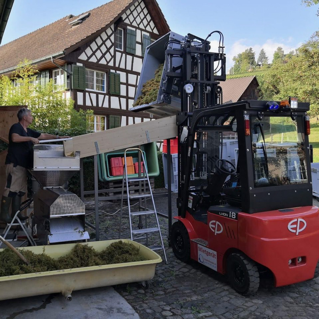 Chariot élévateur électrique compact à 4 roues 1800 kg EFL181 - Image 8
