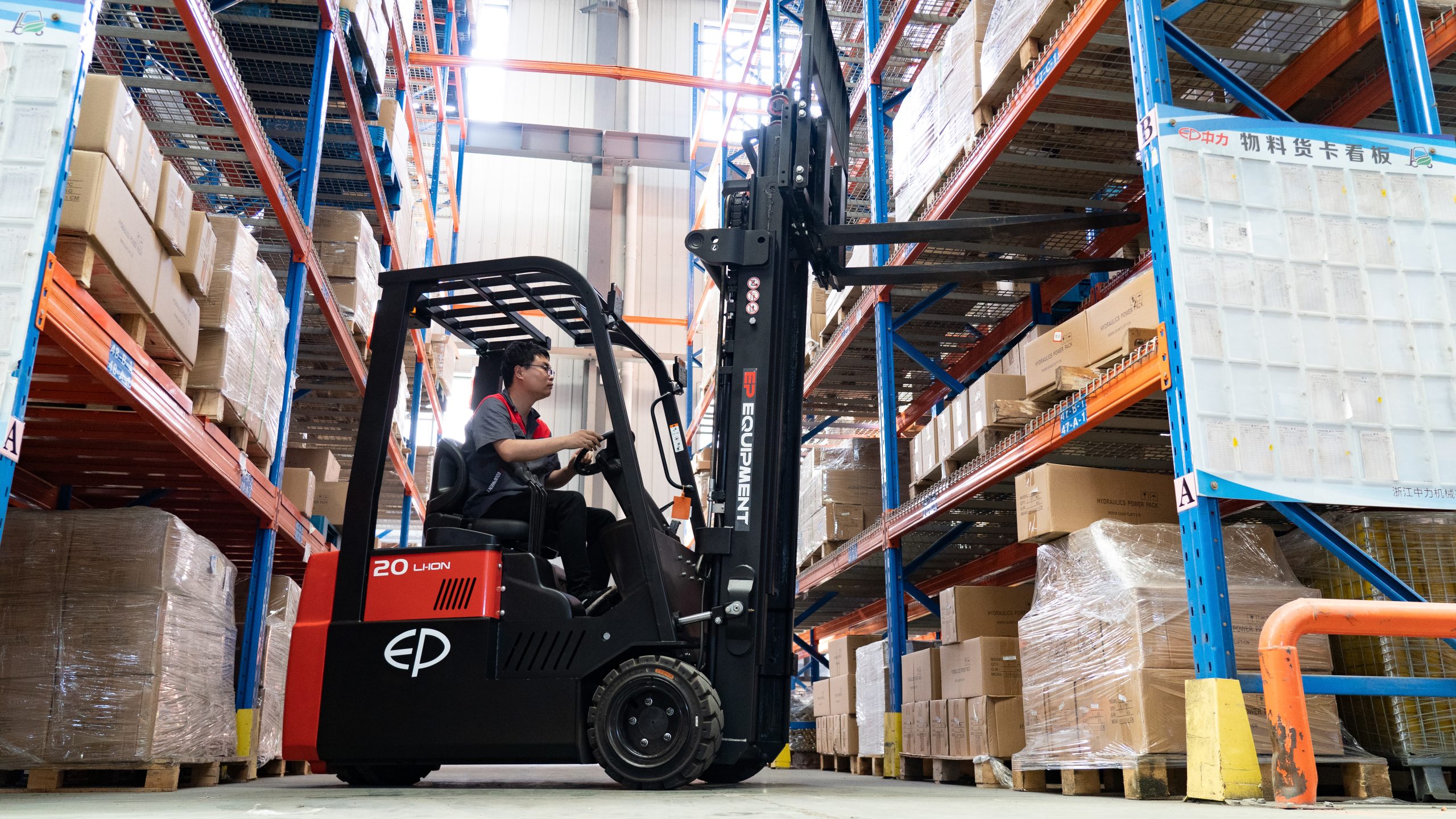 Chariot élévateur électrique lithium compact 3 roues 1800kg CPD18TVL - Image 10