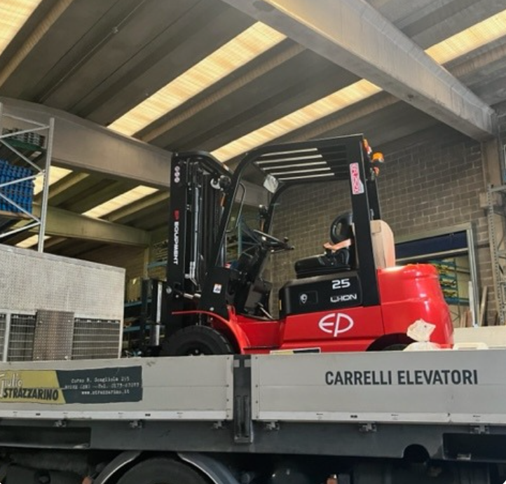 Livraison chariots élévateurs électriques
