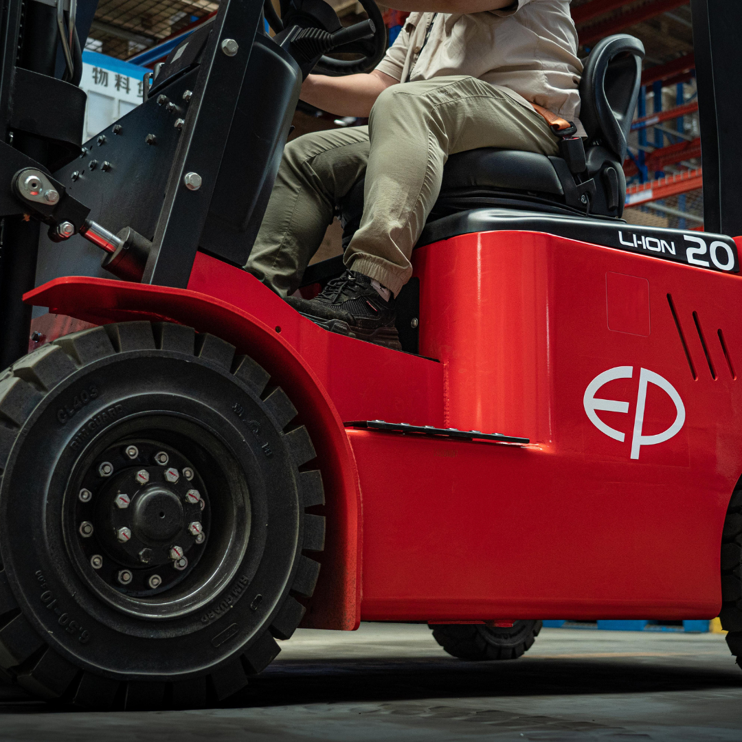 Chariot élévateur électrique compact à 4 roues 2000 kg EFL201 - Image 11