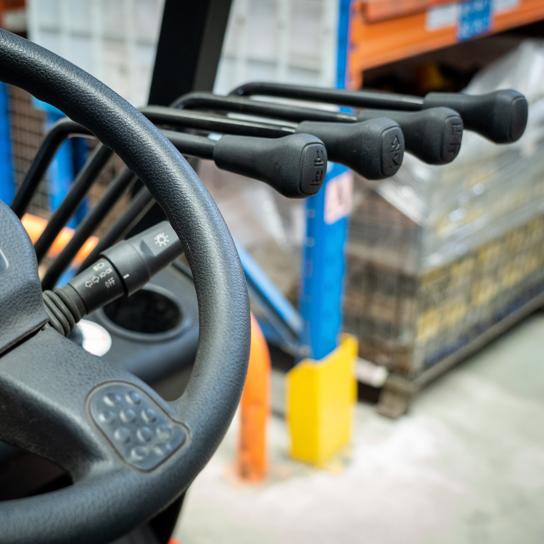 Chariot élévateur électrique compact à 4 roues 2000 kg EFL201 - Image 13