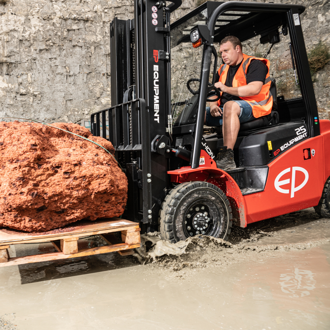 Chariot élévateur électrique 4 roues 2500kg EFL253 - Image 3