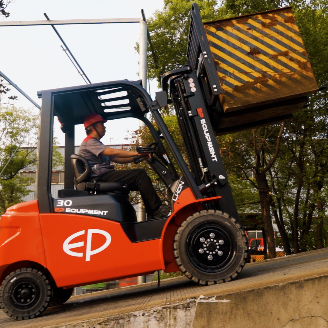 Chariot élévateur électrique 4 roues 3000kg EFL303 - Image 2