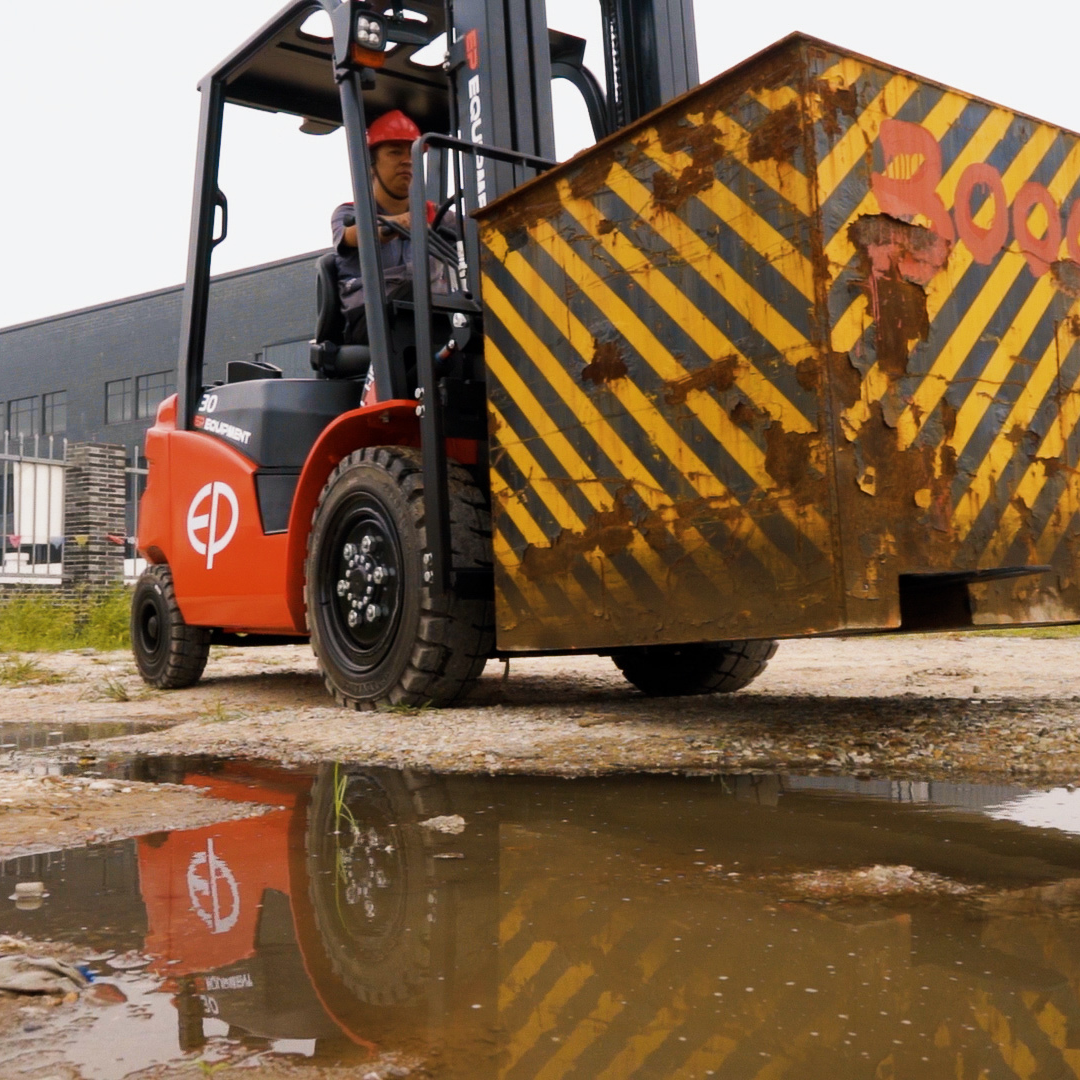 Chariot élévateur électrique 4 roues 3000kg EFL303 - Image 4