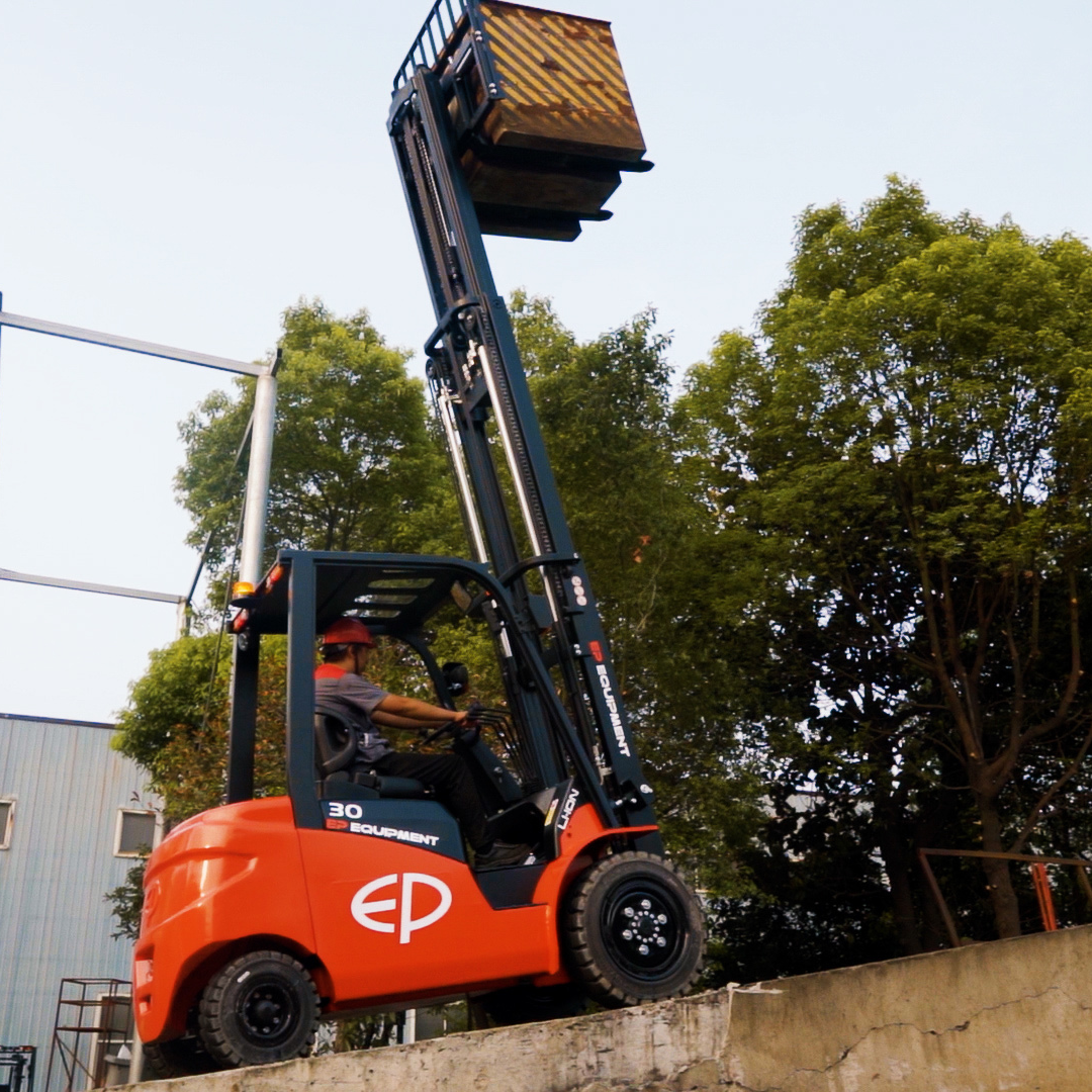 Chariot élévateur électrique 4 roues 3000kg EFL303 - Image 6