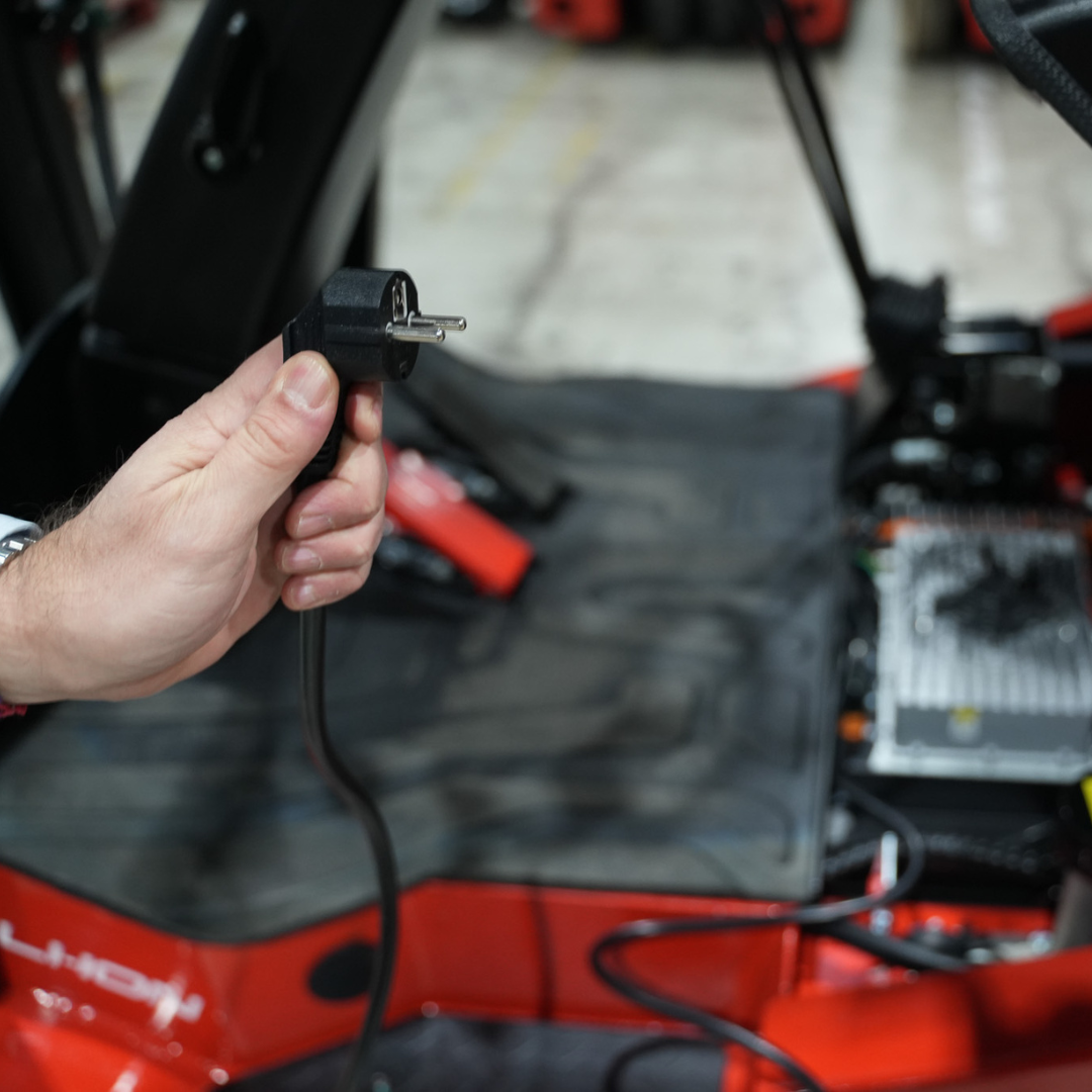 Chariot élévateur ultra-compact 3 roues 1 tonne TCL101 - Image 8