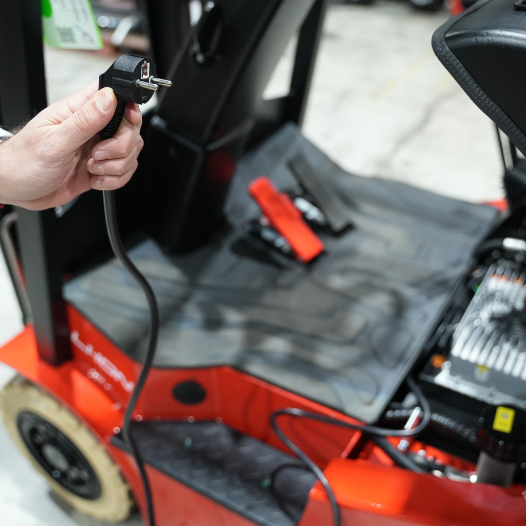 Chariot élévateur ultra-compact 3 roues 1 tonne TCL101 - Image 10