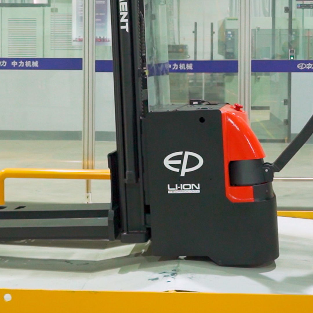 Gerbeur électrique professionnel avec levée initiale 1600 kg – WSi161 - Image 9