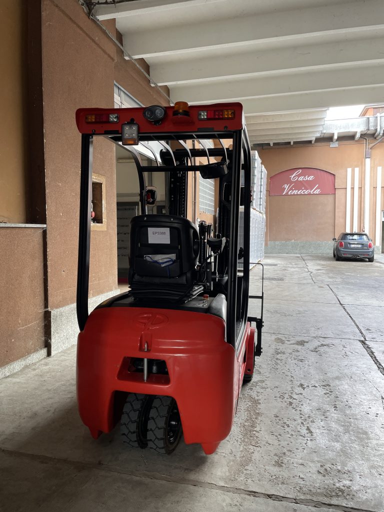 Chariot élevateur électrique