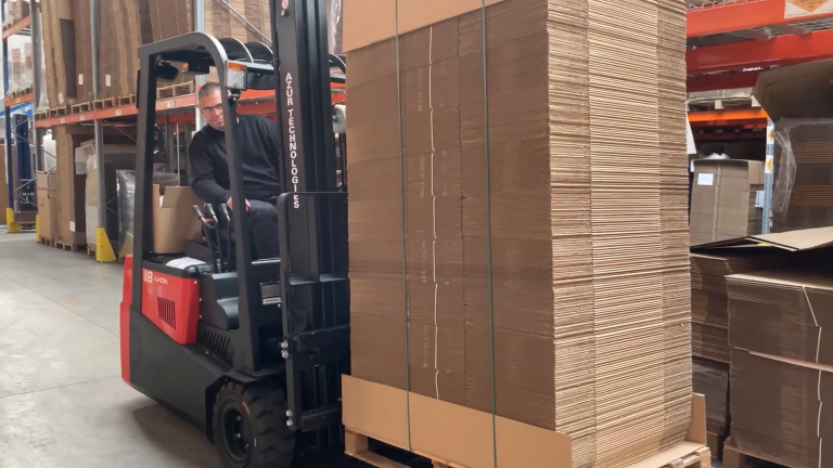 Chariot élévateur électrique