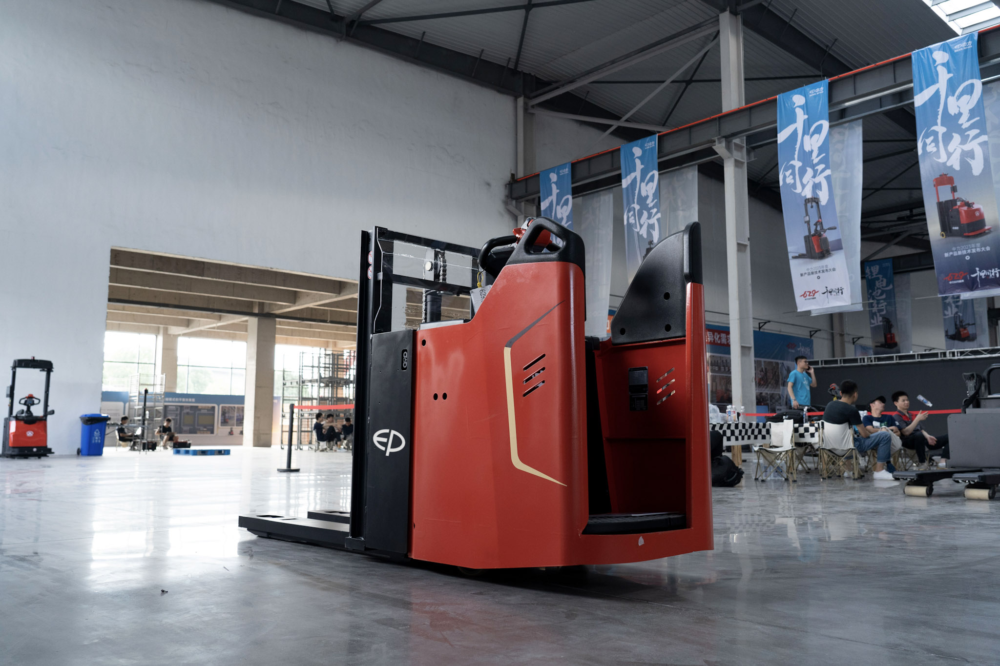 Gerbeur double palette à conducteur porté 2.0T Li-ion- KSi201 - Image 2