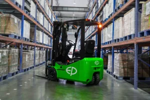 Chariot élévateur 3 Roues 1,2 T TCL122_2