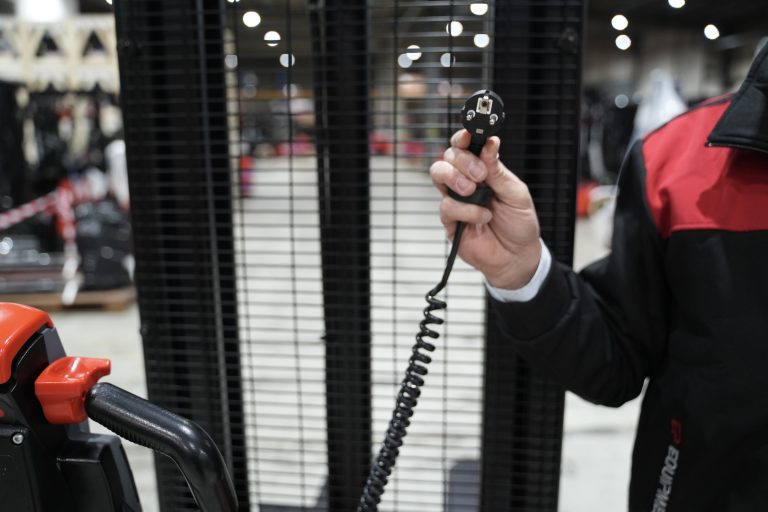 ESL 122 - Elektrischer Hochhubwagen 1.2t