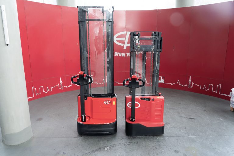 Elektrischer Hochhubwagen_ESA121