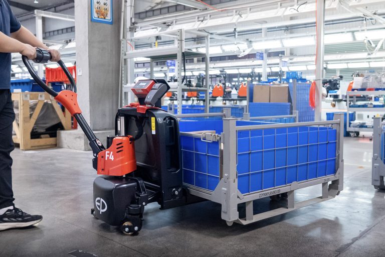 Elektrischer Hubwagen mit integrierter Waage F4